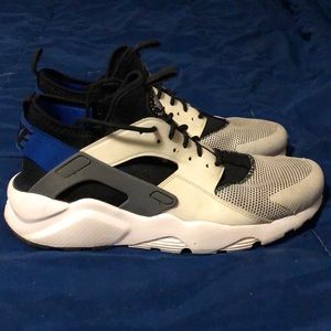 White/Black/Blue Nike Huarache